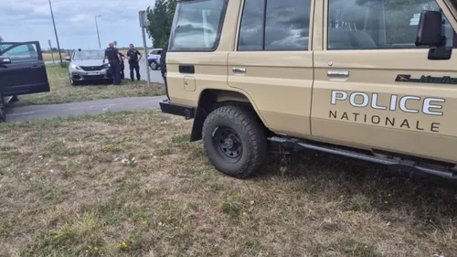 Opération de démantèlement au camp de fortune de Loon-Plage ce...