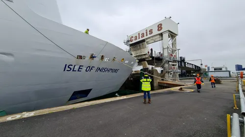 Un membre d'équipage décède sur un ferry à quai à Calais