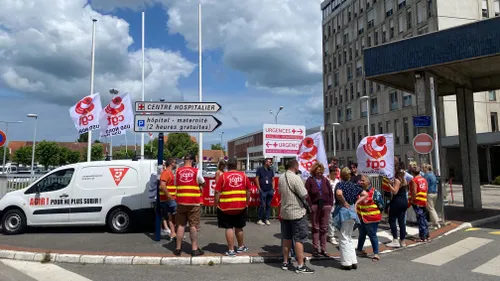 Dunkerque : la CGT du CHD mobilisée devant l’hôpital...
