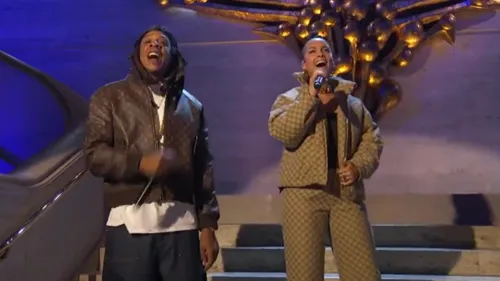 Alicia Keys et Jay-Z se retrouvent sur scène et interprètent leur...