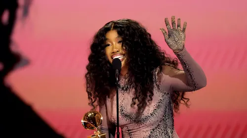 SZA fait son grand retour avec le single "Saturn" 