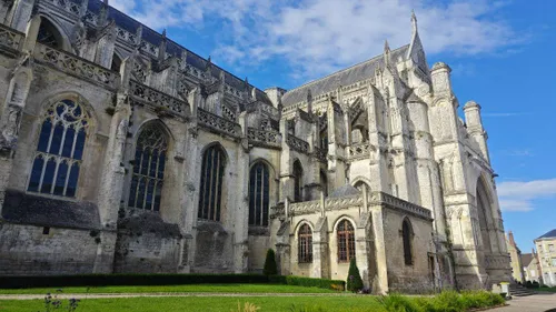 Saint-Omer : la cathédrale se dégrade trop, des travaux de...