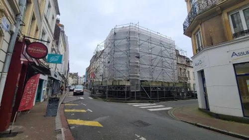Boulogne: l'échafaudage de la rue Faidherbe toujours là, le maire...