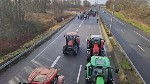 Une quarantaine de tracteurs à Peuplingues, les agriculteurs se...