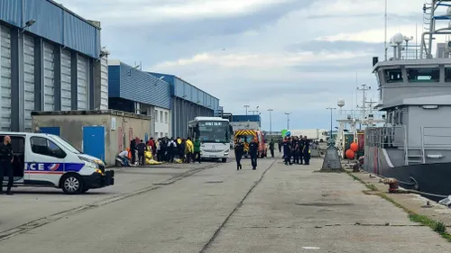 55 migrants en difficulté secourus au large de Berck et ramenés à...