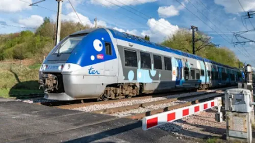 Trafic SNCF interrompu entre Dunkerque - Calais et Dunkerque -...