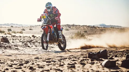 Dakar : Adrien Van Beveren adore le sable, il le prouve sur la...