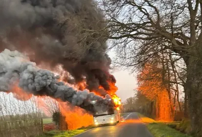 Maine-et-Loire. Un car scolaire s'embrase entre Candé et La Cornuaille