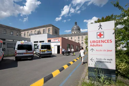 CHU d'Angers. 10 millions d'euros de déficit, "un plan de...