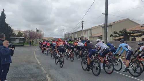 Cyclisme : Alexy Fouquet, coureur de Mayenne-VandB-Monbana,...
