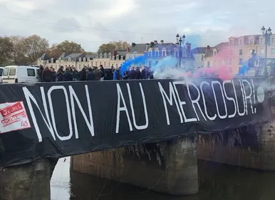Angers. "Notre agriculture est perdante" : les agriculteurs ont...