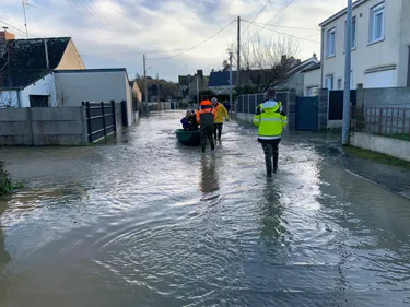 EN IMAGES. Vigilance crue : de nombreuses routes et maisons...