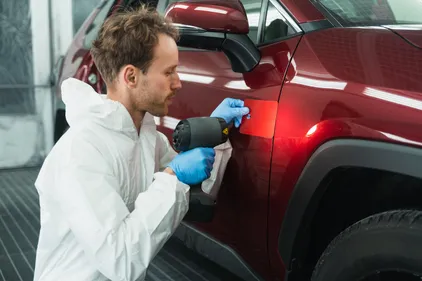 Renault Laval recherche un carrossier peintre H/F (Interview)