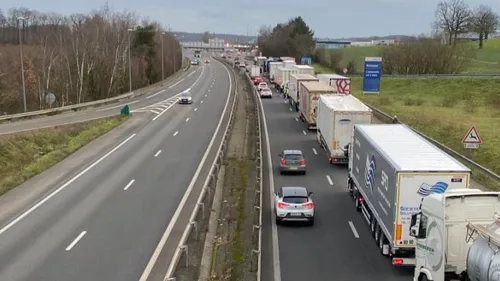 Blocage des routiers à La Gravelle : gros bouchons entre Rennes et...