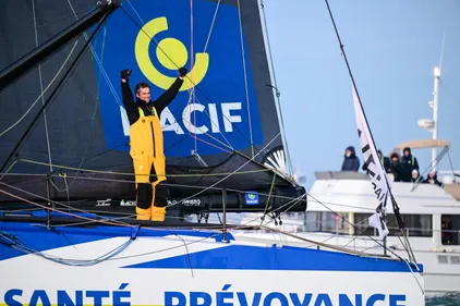 VIDEO. Vendée Globe 2024 : Charlie Dalin l'emporte et pulvérise le...