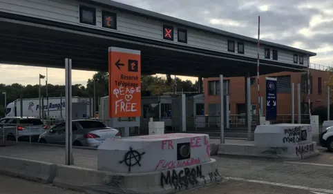 Les péages nord et sud de Perpignan vandalisés 