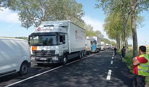 Route totalement bloquée à Cuq Toulza