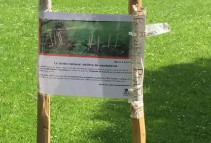 Le saccage affiché au Jardin National d'Albi