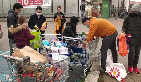 Ces Perpignanais viennent en aide aux étudiants en leur offrant des...