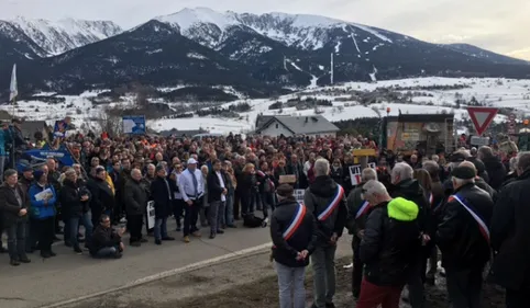 Fermeture de la RN116 : Le cri de colère des élus et habitants du...