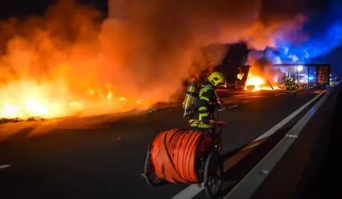 Accident sur l'A9 en direction de l'Espagne, des camions prennent feu 