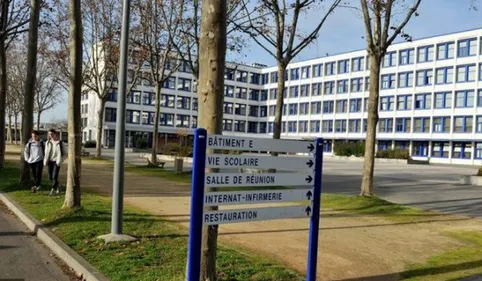 INFO 100% - Toulouse : un prof fait l'apologie du complotisme...