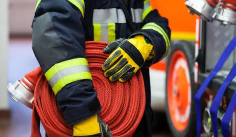 Perpignan : gros incendie dans un entrepôt zone Saint-Charles 