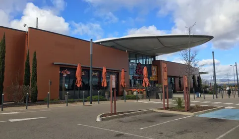 70 commerçants tirent le rideau dans le centre commercial de Claira...