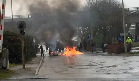 Castres : des gens du voyage bloquent l'avenue Albert 1er