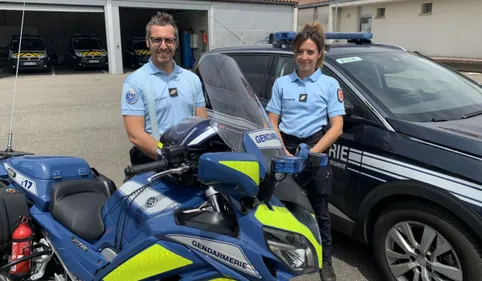 Sébastien et Iris, deux gendarmes de Haute-Garonne dans la caravane...