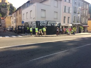 Foix : l'agence BNP Paribas bloquée par un collectif ce vendredi...