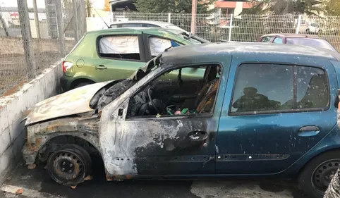 Feu de voitures à St Juéry: deux victimes lancent une cagnotte