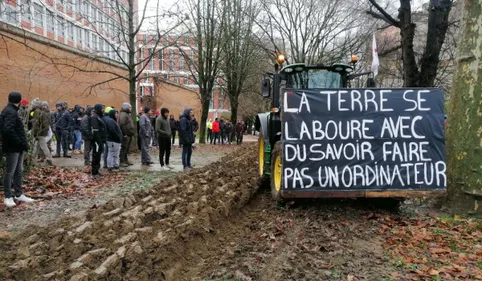 DIAPORAMA. Opération coup de poing des Jeunes Agriculteurs à...