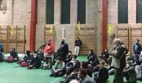 Le gymnase St Sernin de Toulouse occupé