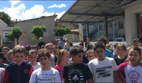 Les enfants de Labruguière encouragent le CO