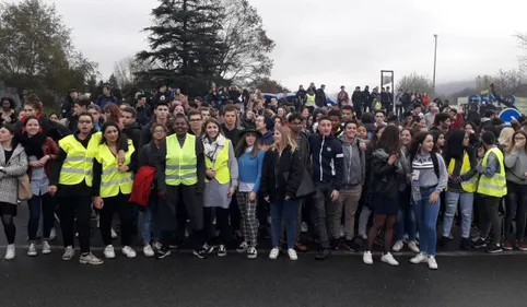 Mazamet : Les lycéens rejoignent les Gilets Jaunes