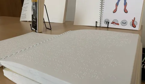 Une première : Toulouse invente le livre en Braille au même prix...