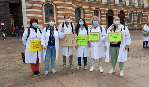 Les techniciens de laboratoires manifestaient à Toulouse pour être...