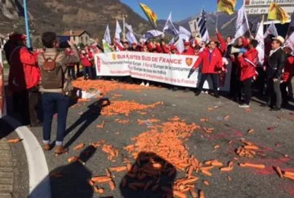 Les buralistes bloquent la route de l'Andorre