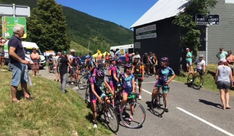 Ils dorment dans leur voiture pour voir les coureurs du Tour de...