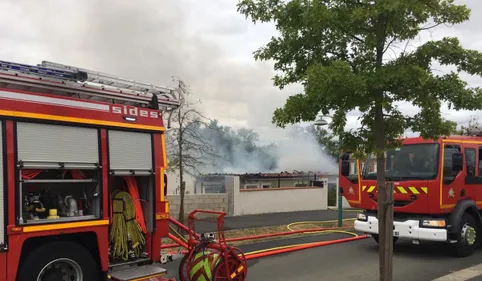 Une maison ravagée par les flammes à Labruguière