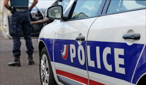 Des policiers aspergés d’essence au cours d’une intervention près...