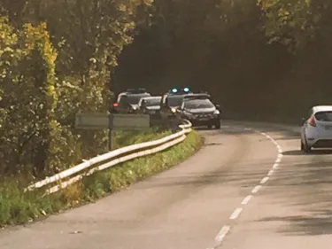 L'incroyable acharnement de 2 voleurs se sachant poursuivis 