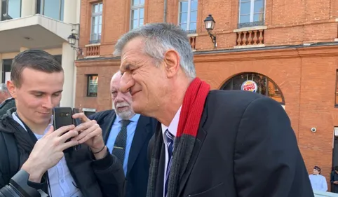 Présidentielle : la mise en scène de Jean Lassalle entraîne...