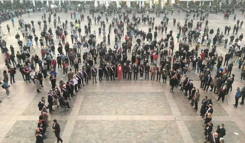 Toulouse : les élus rassemblés place du Capitole pour l'hommage à...