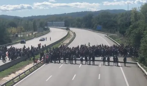 Crise en Catalogne : l'autoroute A9 complètement bloquée à la...