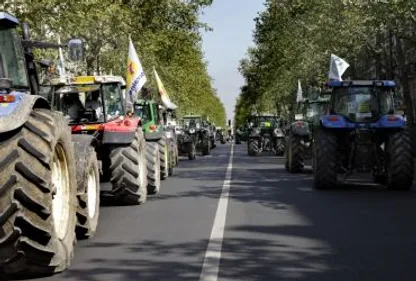 Les agriculteurs bloquent : gare à Roques ! 