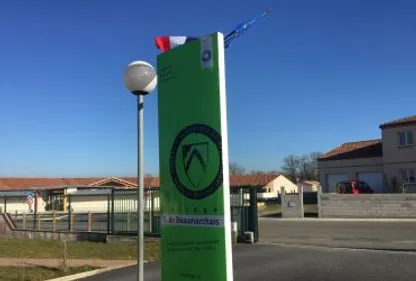 Inauguration au collège Eustache de Beaumarché.