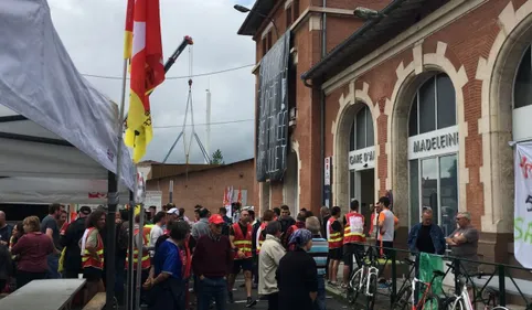 Albi : 200 cheminots venus du Tarn et des départements voisins...