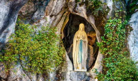 Lourdes: les évêques accueillent pour la première fois des victimes...